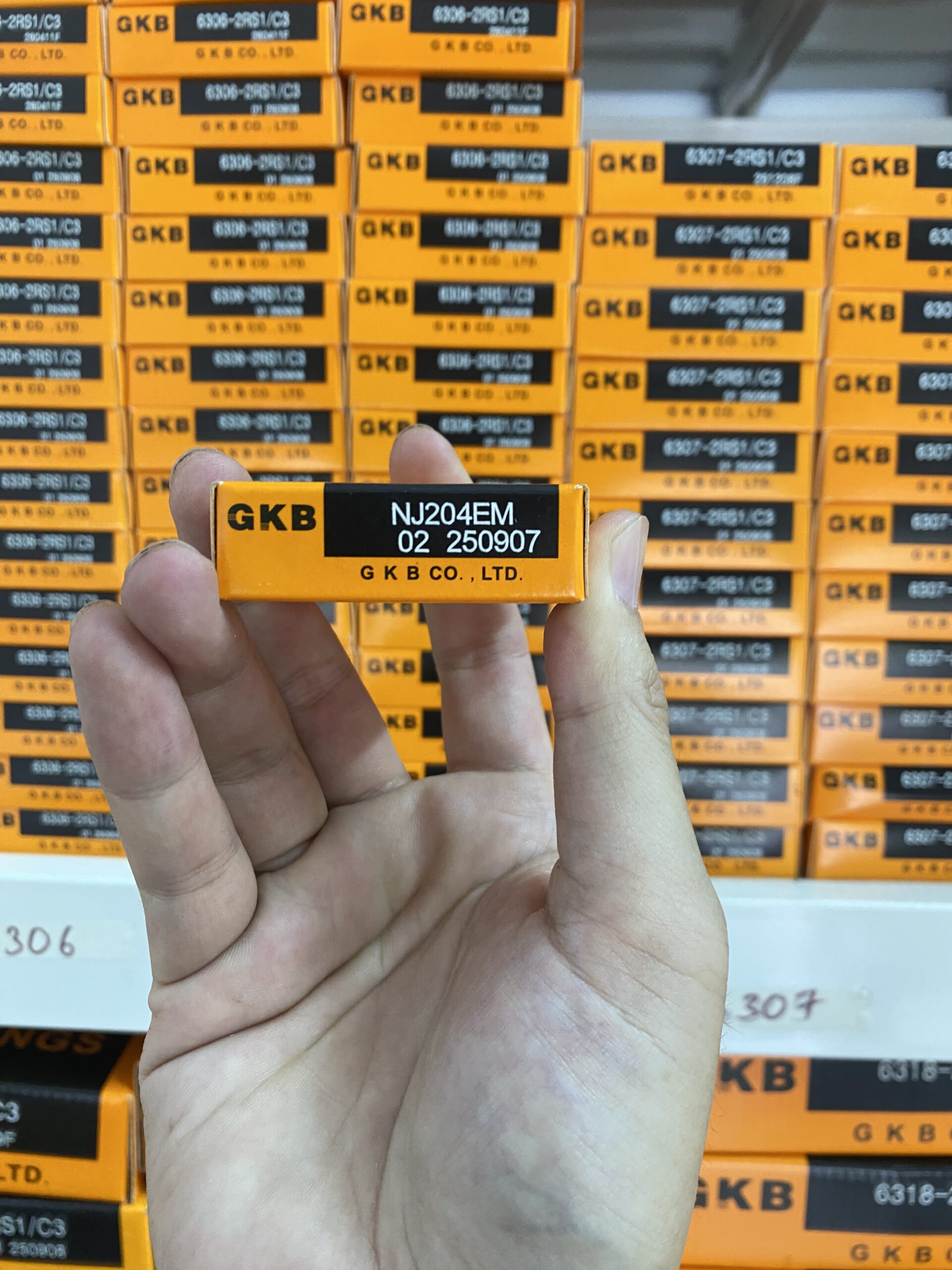 Xem thêm về Vòng bi GKB NJ204EM Vòng bi GKB NJ204EM